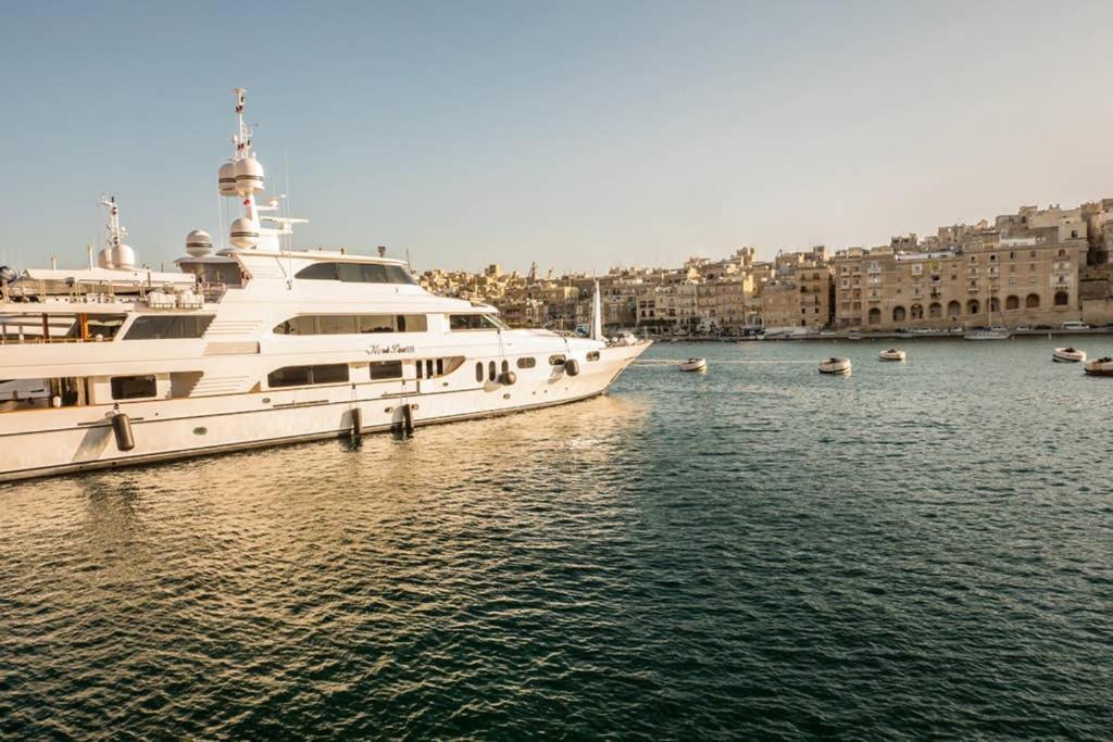Vittoriosa' Seafront 2 Bed Highly Furnished Apartment Dış mekan fotoğraf